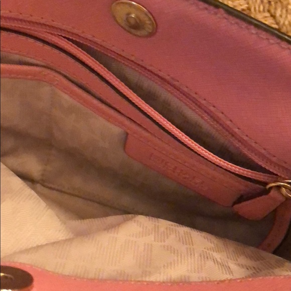 MICHAEL Michael Kors Savannah Medium Saffiano Bag - Picture 5 of 8